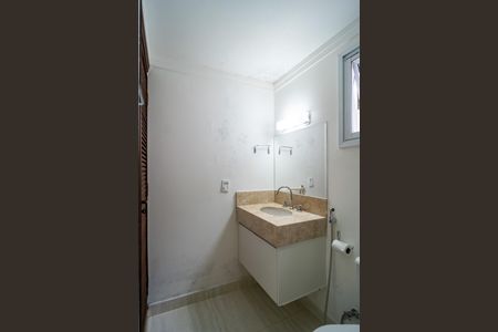 Casa de condomínio para alugar com 498m², 4 quartos e 5 vagas Casa de condomínio para alugar com 498m², 4 quartos e 5 vagasBanheiro da Suíte 4