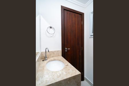 Casa de condomínio para alugar com 498m², 4 quartos e 5 vagas Casa de condomínio para alugar com 498m², 4 quartos e 5 vagasLavabo