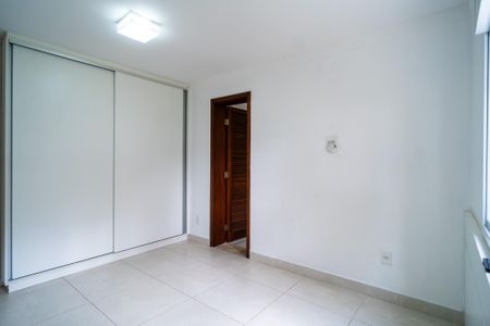 Casa de condomínio para alugar com 498m², 4 quartos e 5 vagas Casa de condomínio para alugar com 498m², 4 quartos e 5 vagasSuíte 2