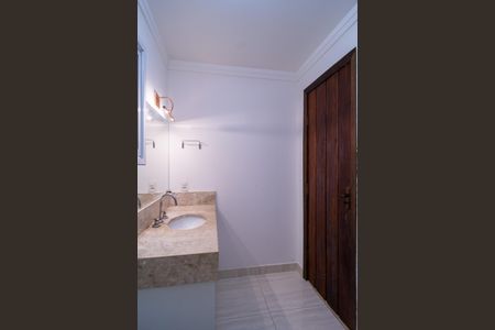 Casa de condomínio para alugar com 498m², 4 quartos e 5 vagas Casa de condomínio para alugar com 498m², 4 quartos e 5 vagasBanheiro da Suíte 3