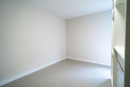 Casa de condomínio para alugar com 498m², 4 quartos e 5 vagas Casa de condomínio para alugar com 498m², 4 quartos e 5 vagasCloset da suíte 1
