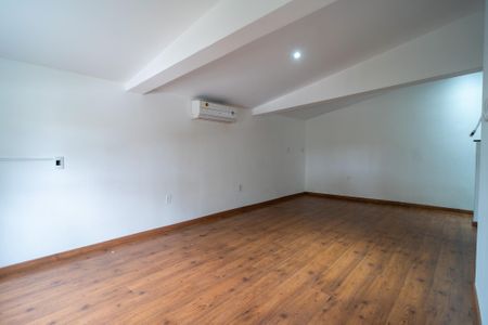 Casa de condomínio para alugar com 498m², 4 quartos e 5 vagas Casa de condomínio para alugar com 498m², 4 quartos e 5 vagasQuarto de Serviço
