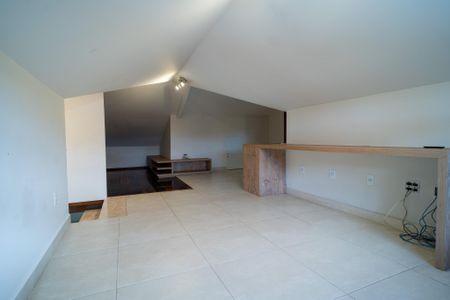 Casa de condomínio para alugar com 498m², 4 quartos e 5 vagas Casa de condomínio para alugar com 498m², 4 quartos e 5 vagassala 2