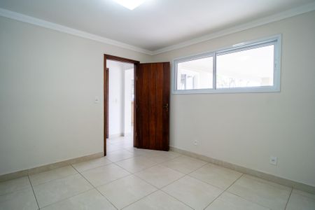 Casa de condomínio para alugar com 498m², 4 quartos e 5 vagas Casa de condomínio para alugar com 498m², 4 quartos e 5 vagasEscritório