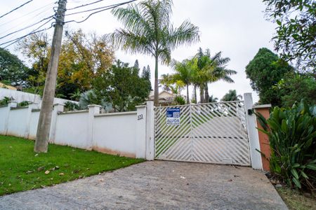 Casa de condomínio para alugar com 498m², 4 quartos e 5 vagas Casa de condomínio para alugar com 498m², 4 quartos e 5 vagasFachada