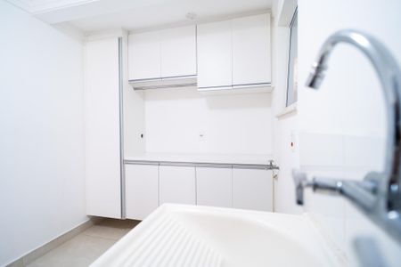 Casa de condomínio para alugar com 498m², 4 quartos e 5 vagas Casa de condomínio para alugar com 498m², 4 quartos e 5 vagasÁrea de Serviço