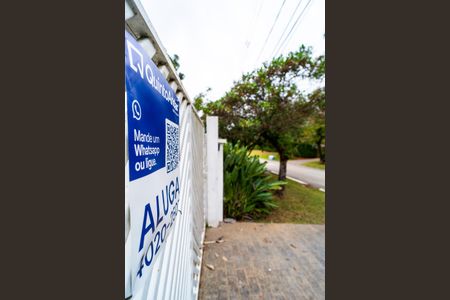 Casa de condomínio para alugar com 498m², 4 quartos e 5 vagas Casa de condomínio para alugar com 498m², 4 quartos e 5 vagasFachada