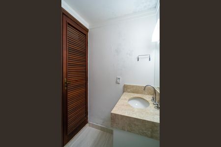 Casa de condomínio para alugar com 498m², 4 quartos e 5 vagas Casa de condomínio para alugar com 498m², 4 quartos e 5 vagasBanheiro da Suíte 4