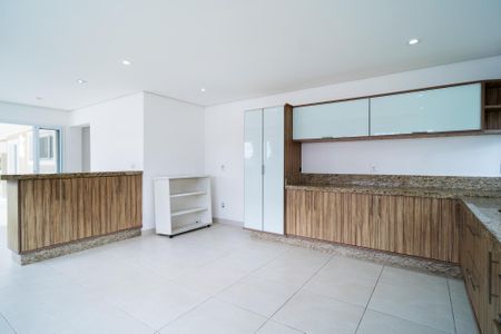 Casa de condomínio para alugar com 498m², 4 quartos e 5 vagas Casa de condomínio para alugar com 498m², 4 quartos e 5 vagasCozinha