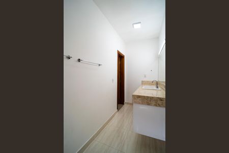 Casa de condomínio para alugar com 498m², 4 quartos e 5 vagas Casa de condomínio para alugar com 498m², 4 quartos e 5 vagasBanheiro da Suíte 1