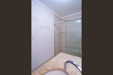 Casa de condomínio para alugar com 498m², 4 quartos e 5 vagas Casa de condomínio para alugar com 498m², 4 quartos e 5 vagasBanheiro da Suíte 3