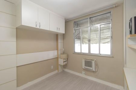 Quarto 1 de apartamento para alugar com 2 quartos, 60m² em Paraíso, São Gonçalo