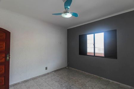 Casa para alugar com 250m², 2 quartos e 2 vagas Casa para alugar com 250m², 2 quartos e 2 vagasQuarto