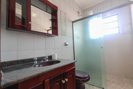 Casa para alugar com 250m², 2 quartos e 2 vagas Casa para alugar com 250m², 2 quartos e 2 vagasBanheiro