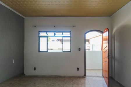 Sala de casa para alugar com 2 quartos, 250m² em Jardim Guairaca, São Paulo