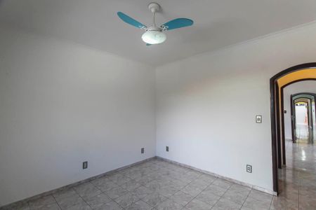 Casa para alugar com 250m², 2 quartos e 2 vagas Casa para alugar com 250m², 2 quartos e 2 vagasQuarto