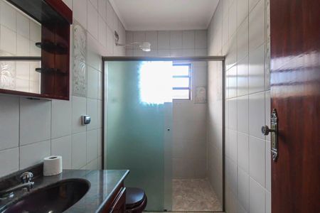 Casa para alugar com 250m², 2 quartos e 2 vagas Casa para alugar com 250m², 2 quartos e 2 vagasBanheiro