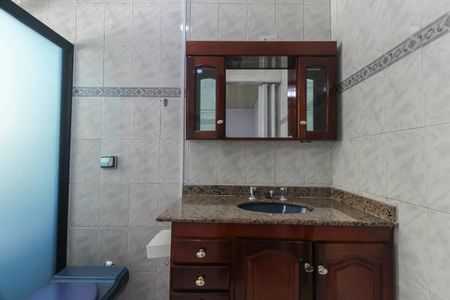 Casa para alugar com 250m², 2 quartos e 2 vagas Casa para alugar com 250m², 2 quartos e 2 vagasBanheiro da Suíte