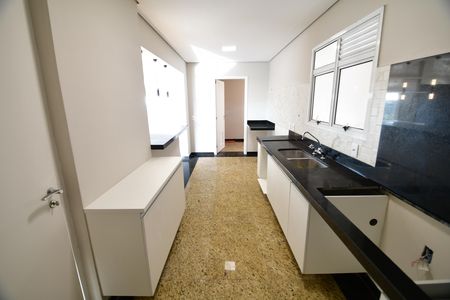 Apartamento à venda com 184m², 3 quartos e 3 vagasCozinha