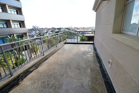 Apartamento à venda com 184m², 3 quartos e 3 vagasBanheiro de serviço 
