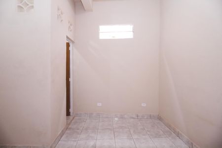 Casa para alugar com 35m², 1 quarto e sem vaga