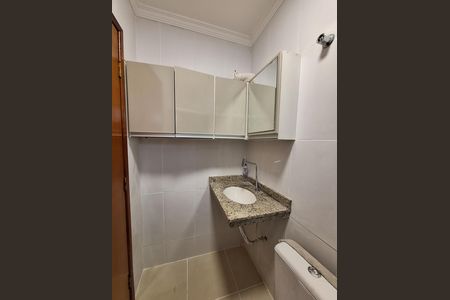 Apartamento à venda com 74m², 2 quartos e 1 vaga Apartamento à venda com 74m², 2 quartos e 1 vagaBanheiro