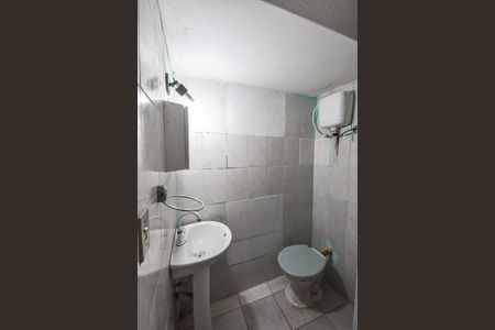 Banheiro de casa para alugar com 1 quarto, 30m² em Liberdade, São Paulo