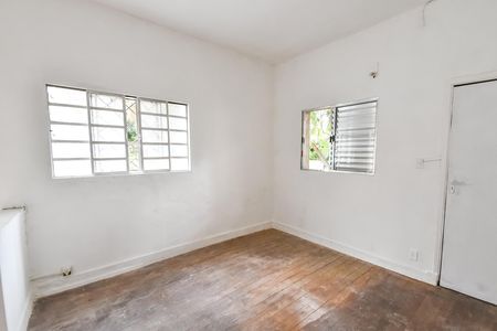 Casa para alugar com 30m², 1 quarto e sem vaga Casa para alugar com 30m², 1 quarto e sem vagaSala/Quarto