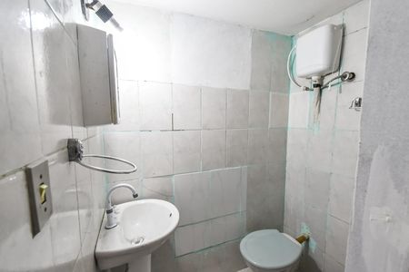 Banheiro de casa para alugar com 1 quarto, 30m² em Liberdade, São Paulo