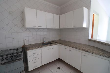 Cozinha  de apartamento para alugar com 1 quarto, 40m² em Nova Ribeirânia, Ribeirão Preto
