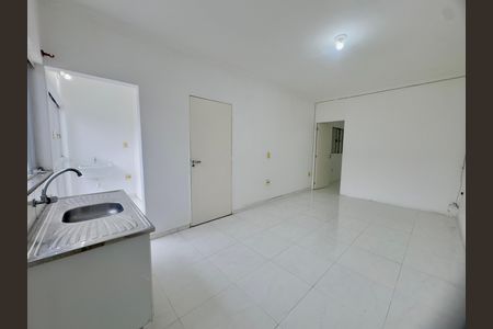 Sala Cozinha de kitnet/studio para alugar com 1 quarto, 43m² em Vila Galvão, Guarulhos