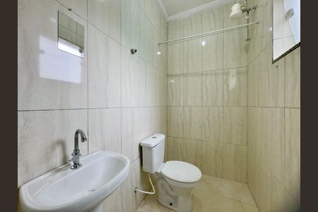 Banheiro de kitnet/studio para alugar com 1 quarto, 43m² em Vila Galvão, Guarulhos