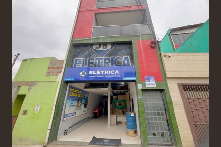 Placa instalada na fachada do imóvel  de kitnet/studio para alugar com 1 quarto, 43m² em Vila Galvão, Guarulhos