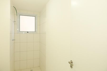 Banheiro de apartamento para alugar com 2 quartos, 44m² em Jardim Helian, São Paulo