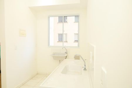 Cozinha de apartamento para alugar com 2 quartos, 44m² em Jardim Helian, São Paulo