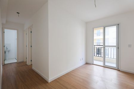 Sala de apartamento para alugar com 2 quartos, 43m² em Jardim Tres Irmaos, Taboão da Serra