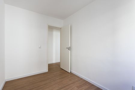 Quarto 2 de apartamento para alugar com 2 quartos, 43m² em Jardim Tres Irmaos, Taboão da Serra