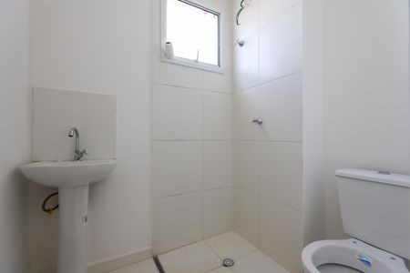 Banheiro de apartamento para alugar com 2 quartos, 43m² em Jardim Tres Irmaos, Taboão da Serra
