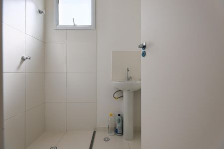 Apartamento para alugar com 43m², 2 quartos e 1 vaga Apartamento para alugar com 43m², 2 quartos e 1 vagaBanheiro