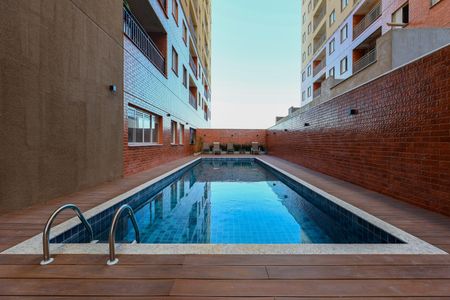 Apartamento para alugar com 43m², 2 quartos e 1 vaga Apartamento para alugar com 43m², 2 quartos e 1 vagaÁrea comum - Piscina