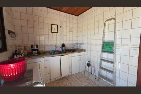 Cozinha de casa de condomínio à venda com 5 quartos, 280m² em Condados da Lagoa, Lagoa Santa