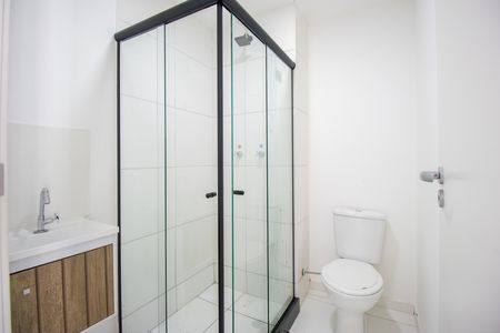 Banheiro de apartamento para alugar com 2 quartos, 38m² em Irajá, Rio de Janeiro