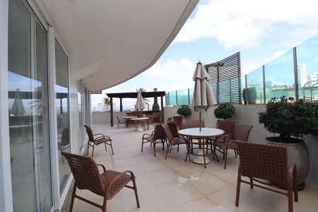 Apartamento para alugar com 56m², 1 quarto e 1 vaga Apartamento para alugar com 56m², 1 quarto e 1 vagaÁrea comum - Piscina