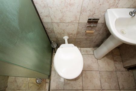 Apartamento para alugar com 60m², 2 quartos e sem vaga Apartamento para alugar com 60m², 2 quartos e sem vagaBanheiro social
