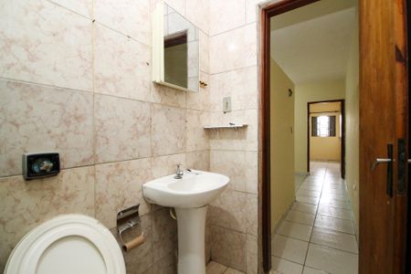 Apartamento para alugar com 60m², 2 quartos e sem vaga Apartamento para alugar com 60m², 2 quartos e sem vagaBanheiro social