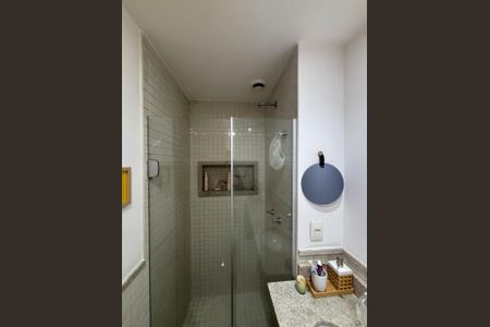 Apartamento à venda com 76m², 2 quartos e 1 vaga Apartamento à venda com 76m², 2 quartos e 1 vagaBanheiro