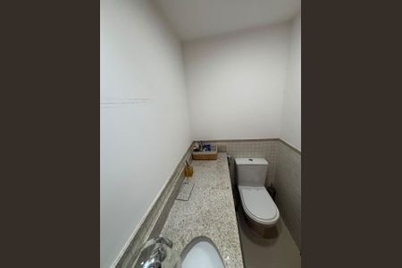 Apartamento à venda com 76m², 2 quartos e 1 vaga Apartamento à venda com 76m², 2 quartos e 1 vagaBanheiro