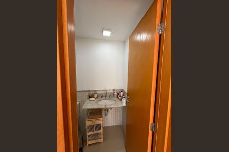 Apartamento à venda com 76m², 2 quartos e 1 vaga Apartamento à venda com 76m², 2 quartos e 1 vagaBanheiro