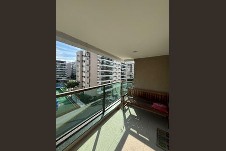 Apartamento à venda com 76m², 2 quartos e 1 vaga Apartamento à venda com 76m², 2 quartos e 1 vagaVaranda