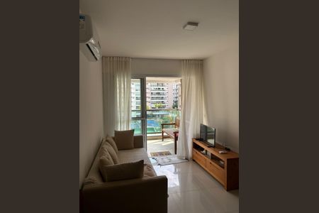 Apartamento à venda com 76m², 2 quartos e 1 vaga Apartamento à venda com 76m², 2 quartos e 1 vagaSala